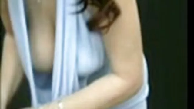 18 տարի, աքաղաղ, ապա մատը շուրթերին նոր տաք սեքս